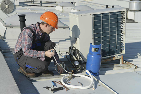 La demanda de técnicos de calefacción, ventilación y aire acondicionado -  Strada Services